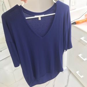 Blue quarter sleeve top
